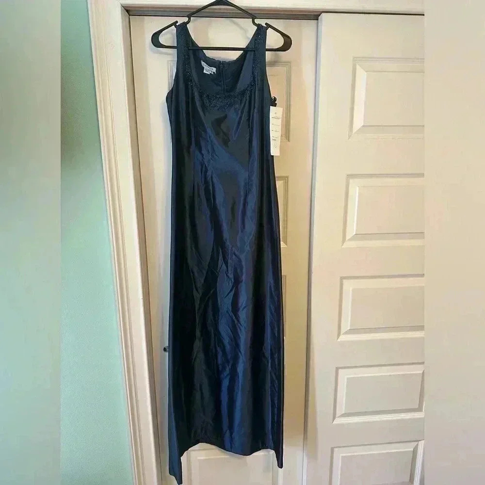 Kay Unger 100% Silk Beaded Formal Evening Gown Navy Blue Sz 6 NWT MSRP $348